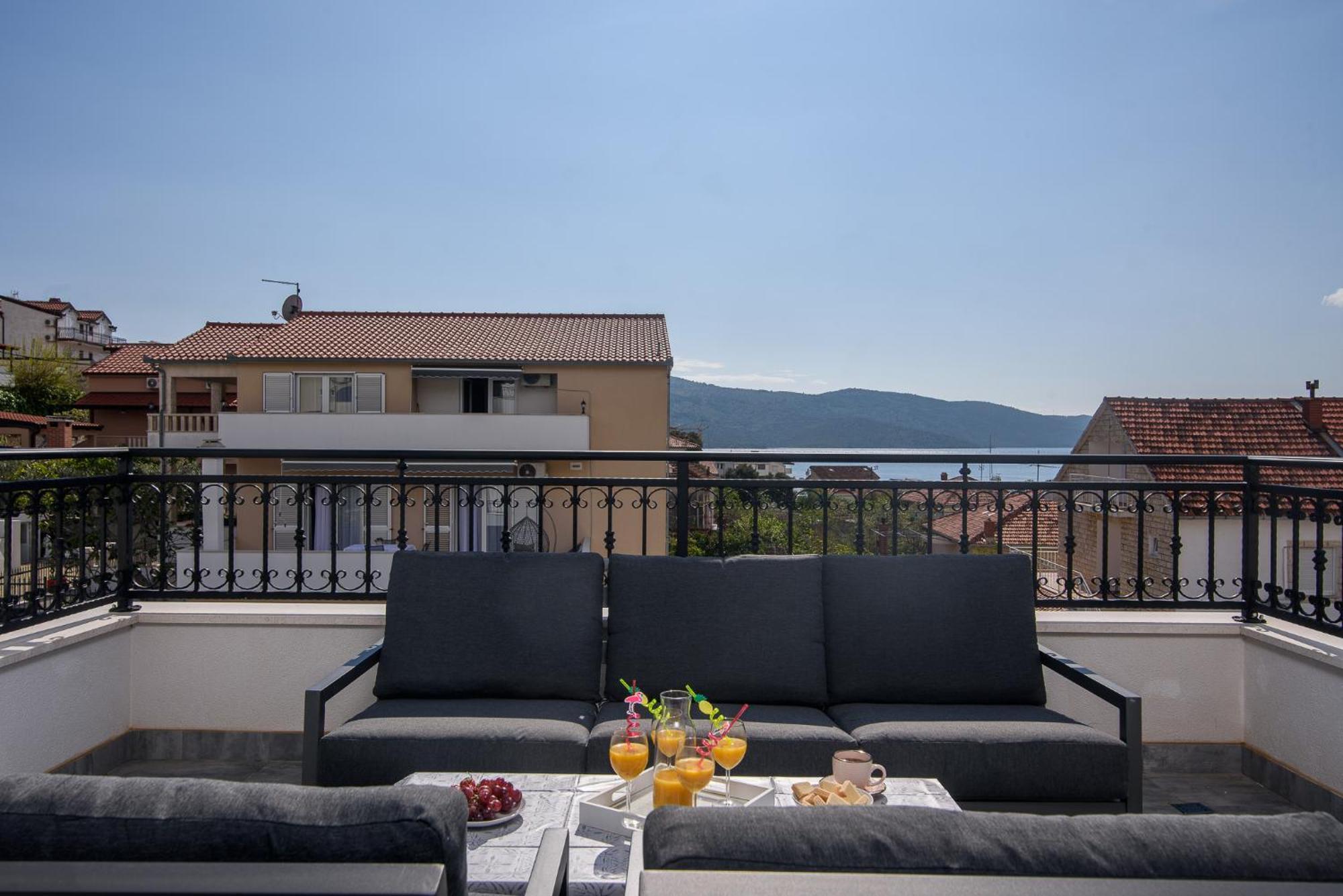 Villa Barbara & Zoran With Free Parking And Heated Swimming Pool Seget Vranjica Exterior photo