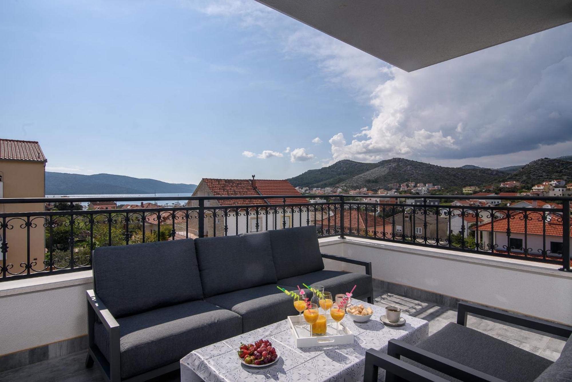 Villa Barbara & Zoran With Free Parking And Heated Swimming Pool Seget Vranjica Exterior photo