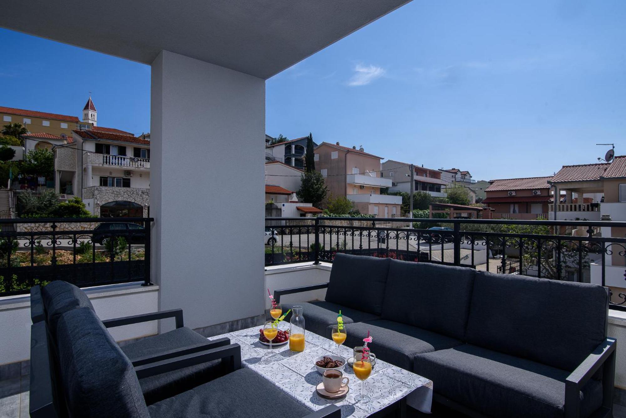 Villa Barbara & Zoran With Free Parking And Heated Swimming Pool Seget Vranjica Exterior photo