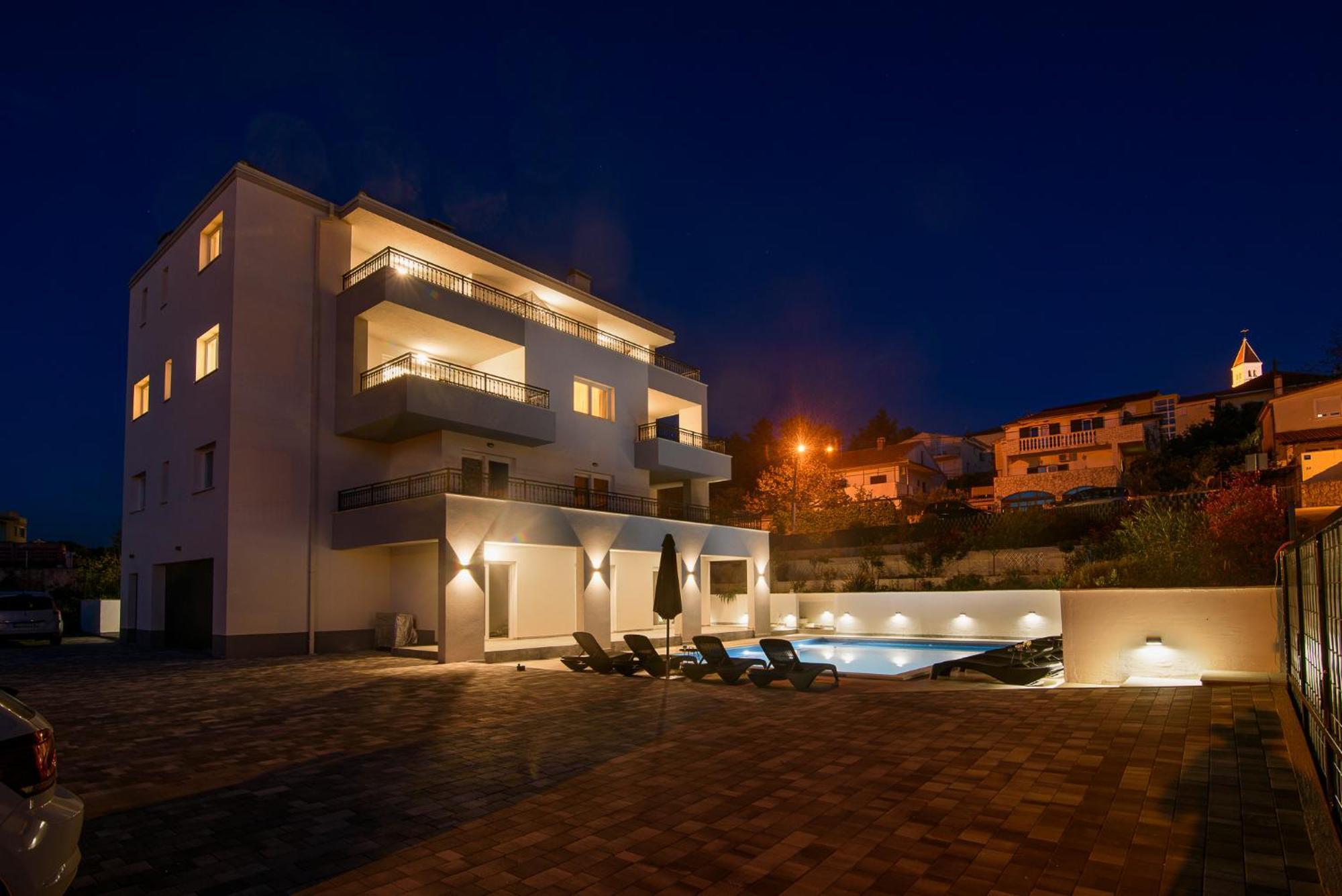Villa Barbara & Zoran With Free Parking And Heated Swimming Pool Seget Vranjica Exterior photo