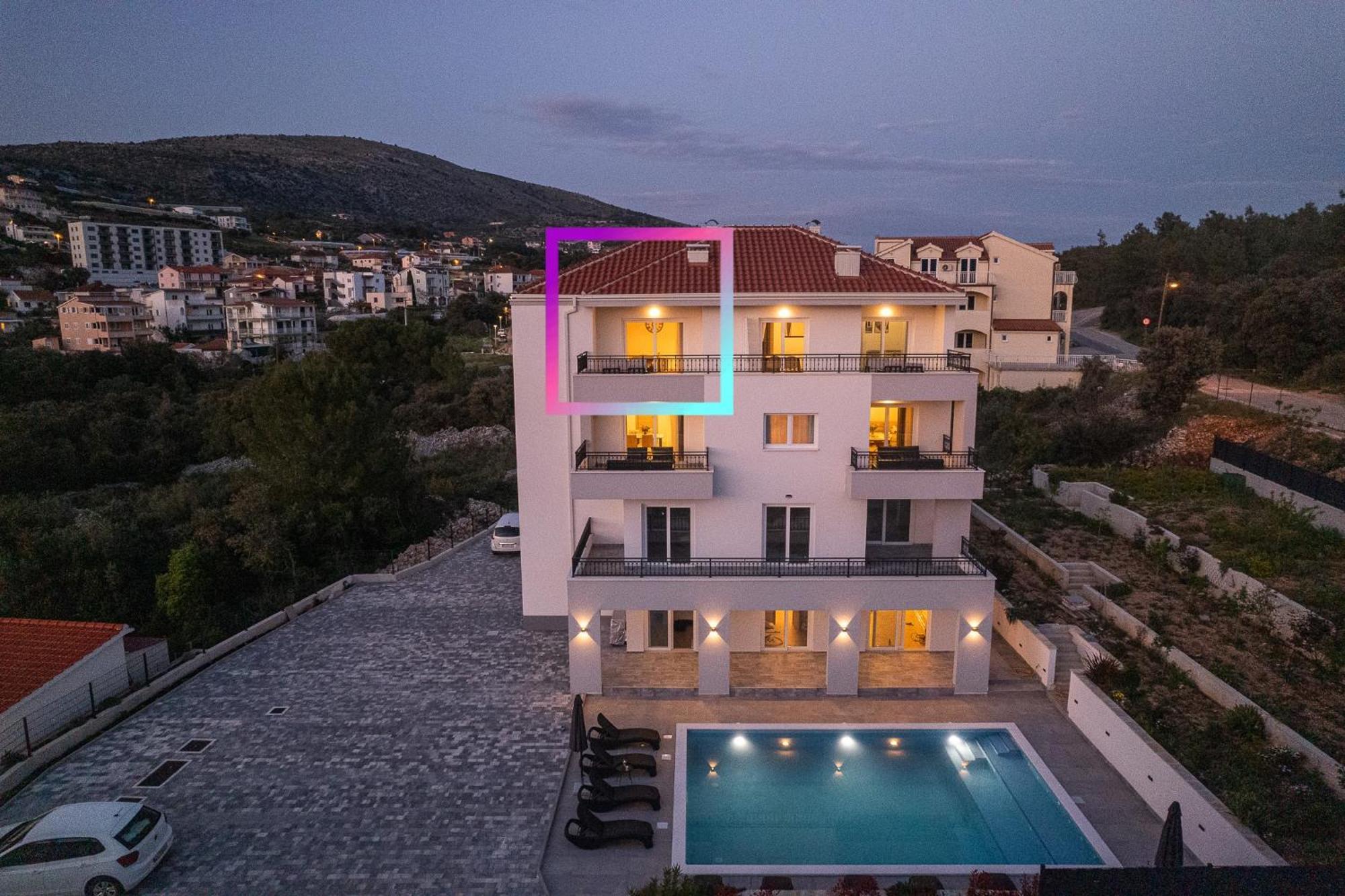 Villa Barbara & Zoran With Free Parking And Heated Swimming Pool Seget Vranjica Exterior photo